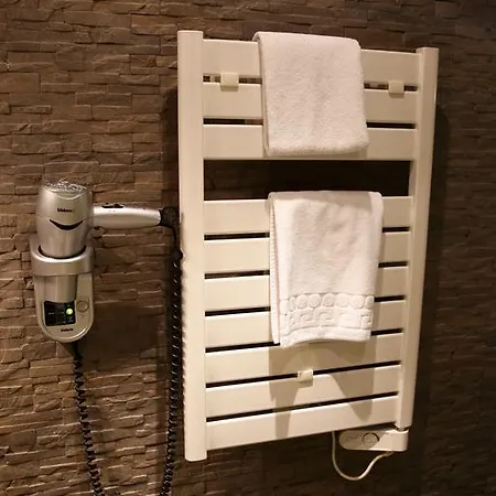 Které Jsou Ty Nejlepší V okolí Atrakce Réserve Naturelle De L'etang De Cousseau? Hotel 2*
