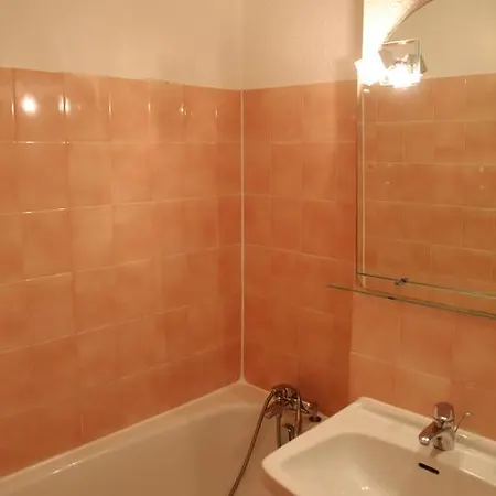 Které Jsou Ty Nejlepší V okolí Atrakce Réserve Naturelle De L'etang De Cousseau? Hotel
