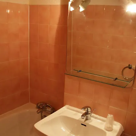 Které Jsou Ty Nejlepší V okolí Atrakce Réserve Naturelle De L'etang De Cousseau? Hotel Lacanau